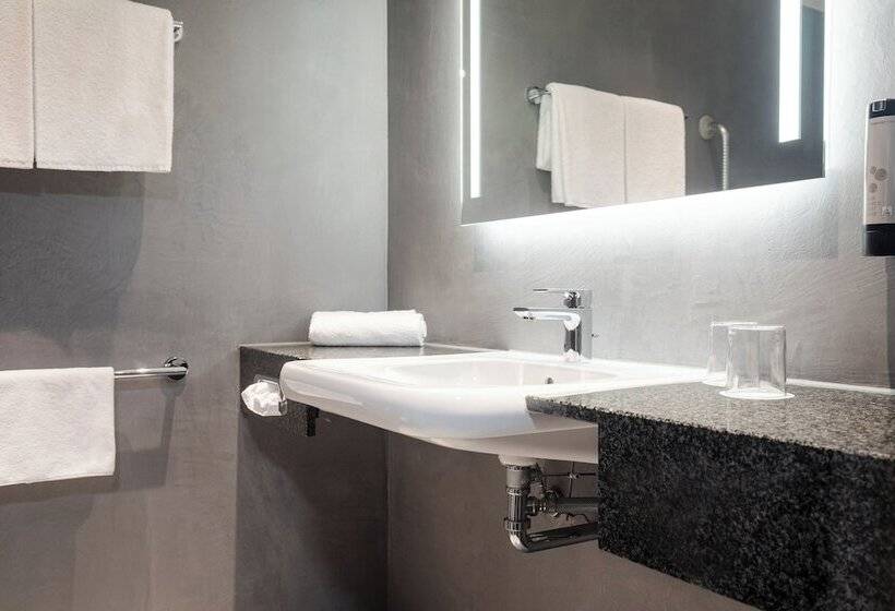 Номер Стандарт, Intercityhotel Wien