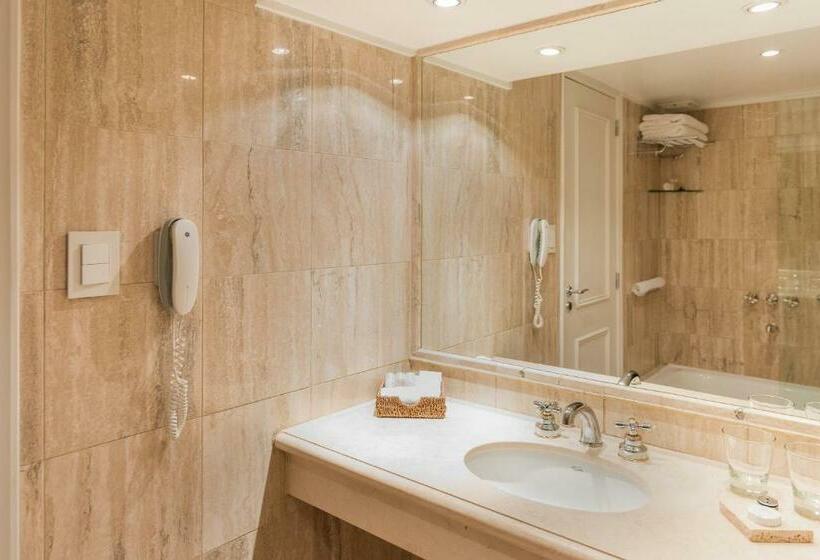标准工作室, Loi Suites Recoleta