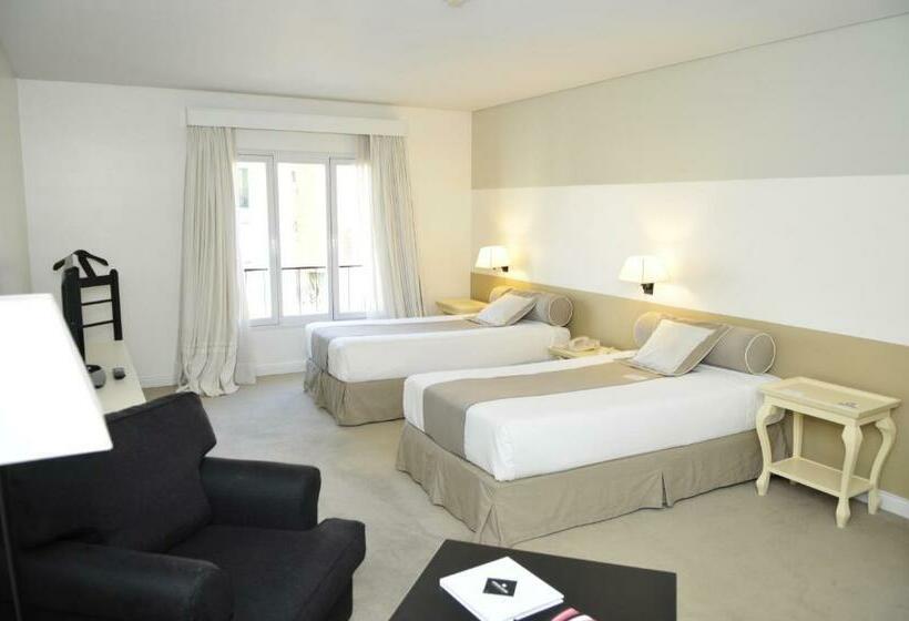 管理人员工作室, Loi Suites Recoleta
