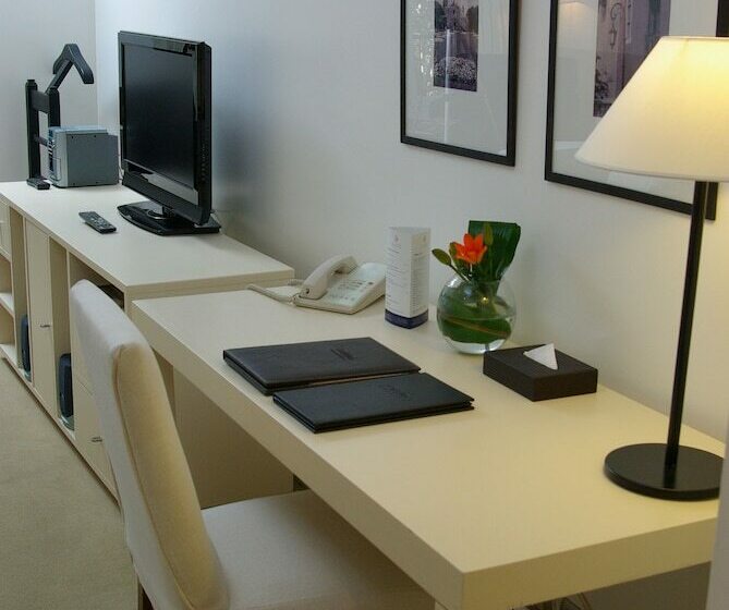 行政套房, Loi Suites Recoleta