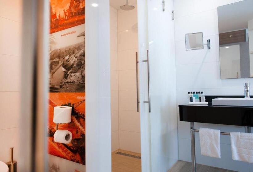 Номер Superior, Van Der Valk Hotel Schiphol