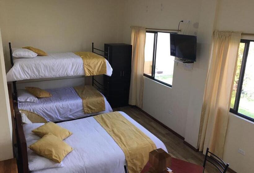 패밀리 룸 가든 전망, Tababela Airport B&b