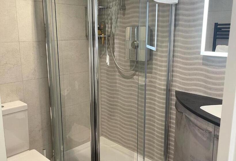 Номер Deluxe Кровать Кинг, Kentwood Guest House