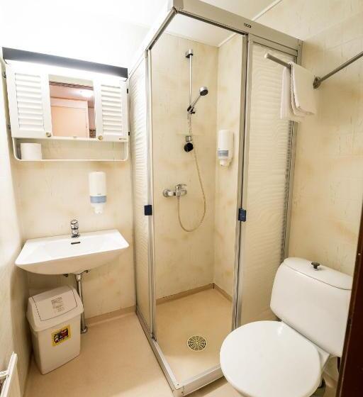Трежместный Номер Economy, Budget Hotel Raahe