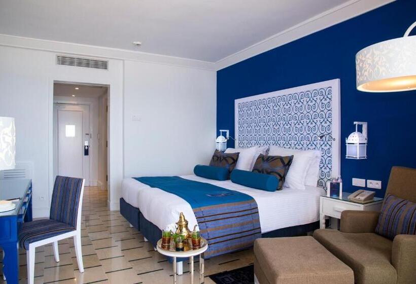 Номер Superior Вид на Море с Балконом, Radisson Blu Resort & Thalasso, Hammamet