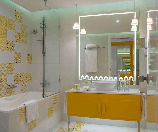 Habitación Premium Vista al Mar., Radisson Blu Resort & Thalasso, Hammamet