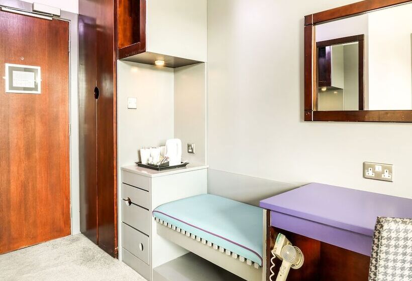 Номер Стандарт Трехместный, Sheffield Metropolitan
