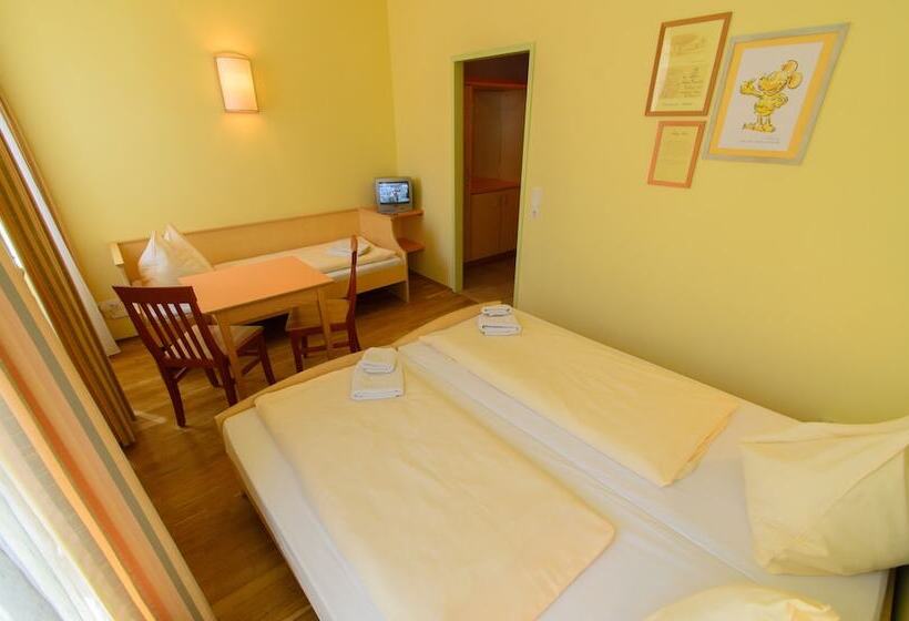 Номер Стандарт Трехместный, Jufa Hotel Oberwölz