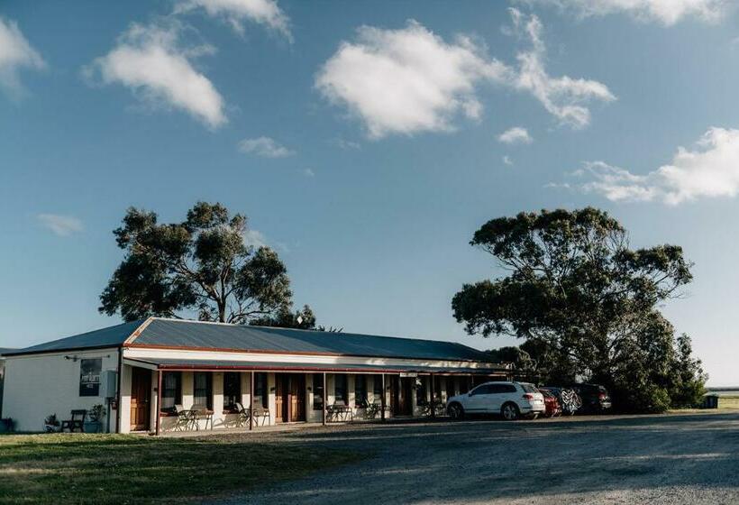 Семейный Номер, Port Albert Motel