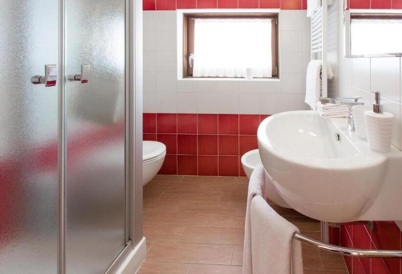اتاق استاندارد یک نفره, B&b White Moon