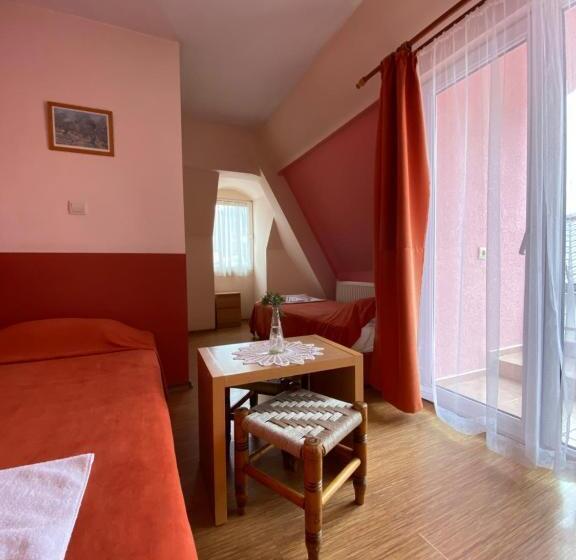 Номер Стандарт, Family Hotel Flora