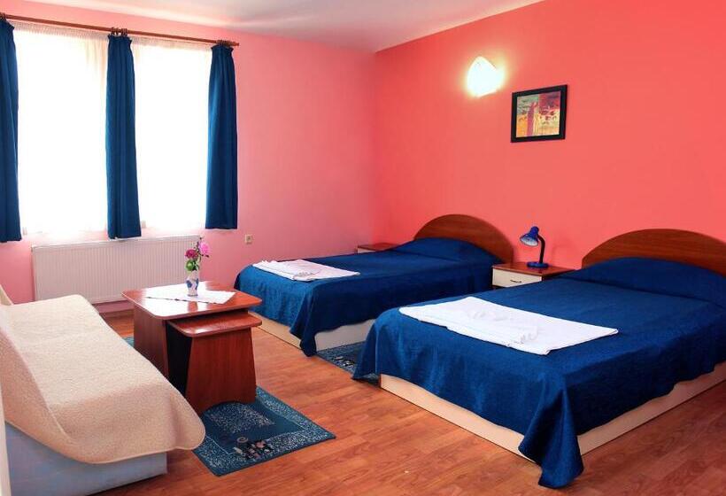 Номер Стандарт, Family Hotel Flora