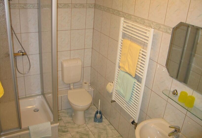 Номер Стандарт, & Gasthof Garküche