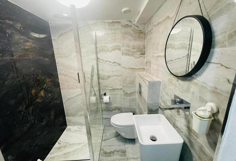 Номер Deluxe, Tudor Oaks Lodge Stevenage North