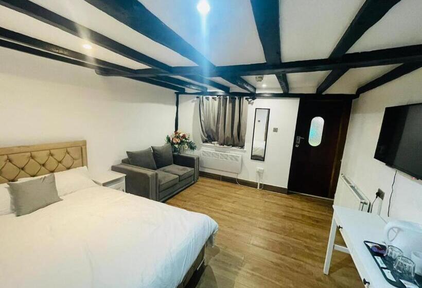 Номер Deluxe, Tudor Oaks Lodge Stevenage North