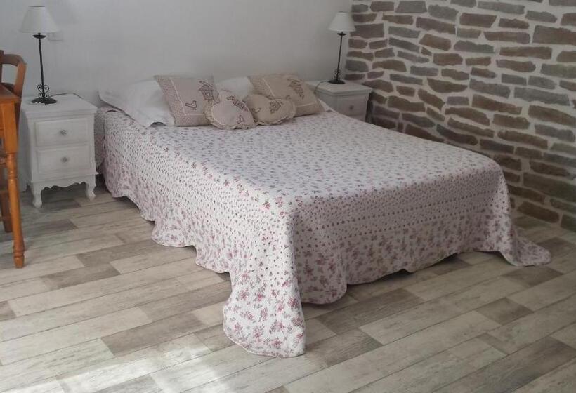 Номер Economy, La Bastide Du Moulin   Mont St Michel