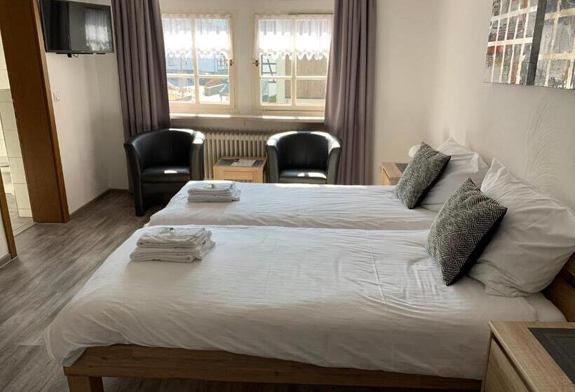 Четырехместный Номер Стандарт, Garni Hotel Im Fachwerkhof