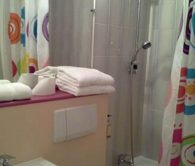 Номер Стандарт Трехместный, Contact Hôtel Come Inn
