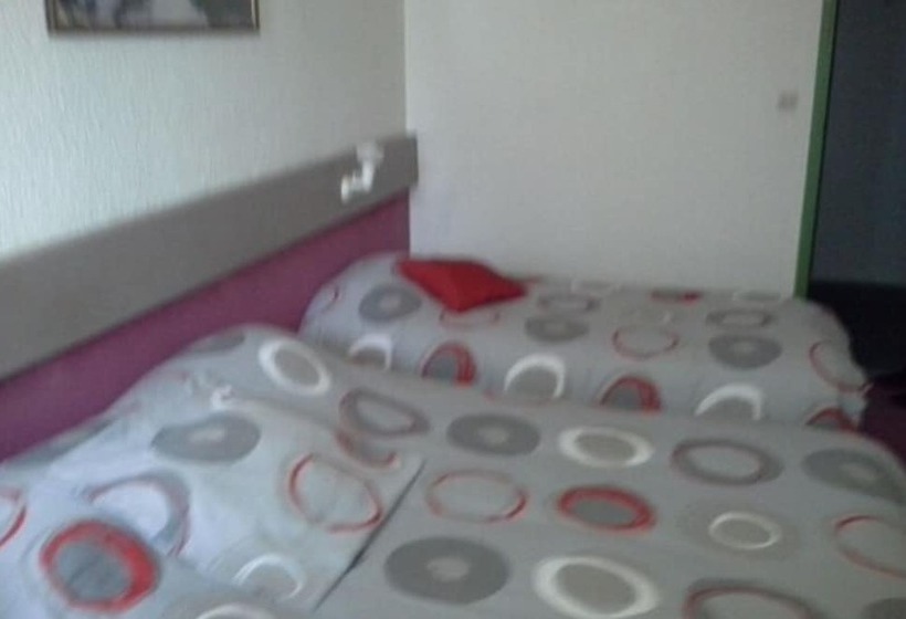 Номер Стандарт Трехместный, Contact Hôtel Come Inn