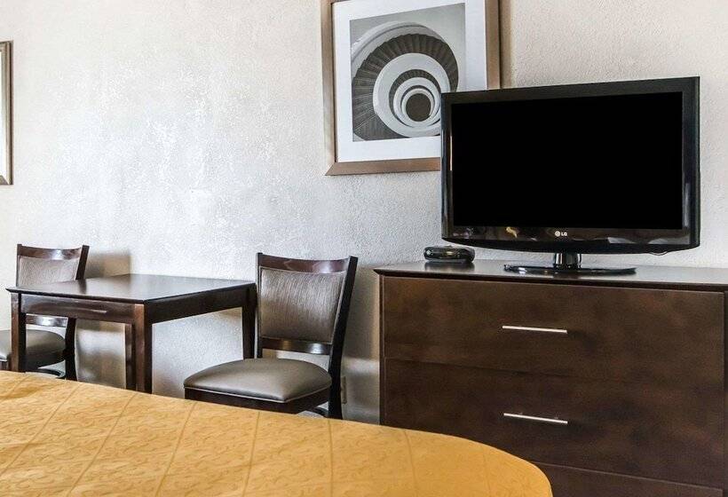 اتاق استاندارد با 2 تخت دوبل, Quality Inn & Suites University Airport