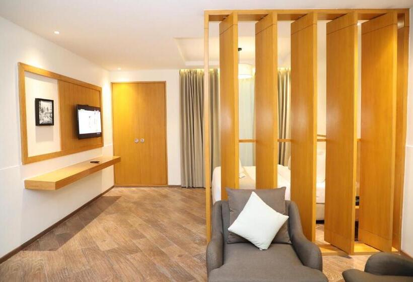 带大床的高级房间, The Fern Residency Morbi