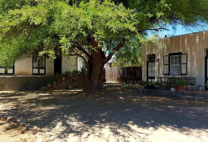 Номер Стандарт Вид на Бассейн, Klaarstroom Guest House