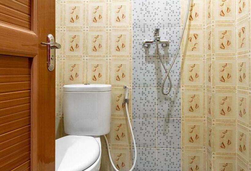 Номер Стандарт, Reddoorz Plus @ Gunungsari Surabaya