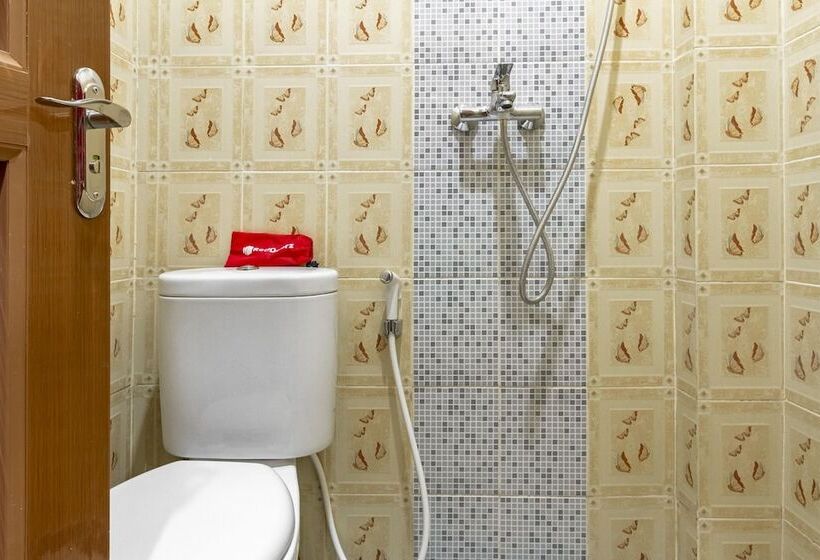 Номер Стандарт, Reddoorz Plus @ Gunungsari Surabaya