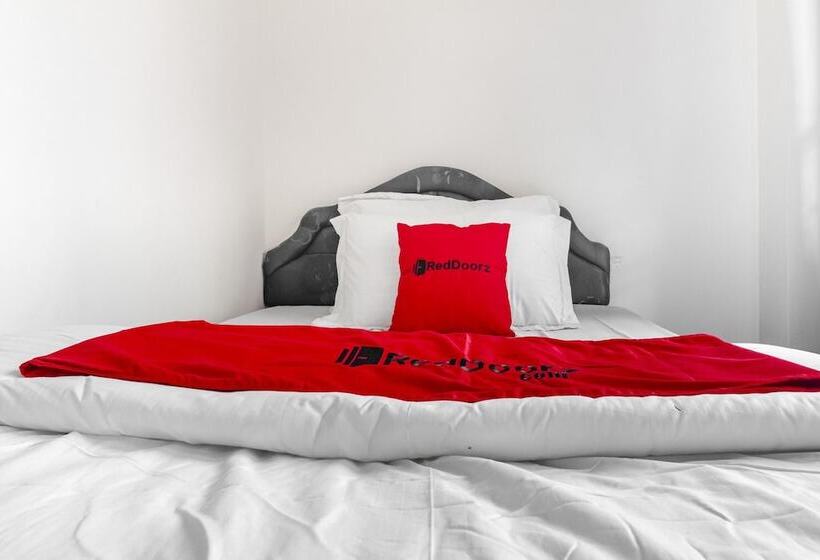 Семейный Номер, Reddoorz Plus @ Gunungsari Surabaya