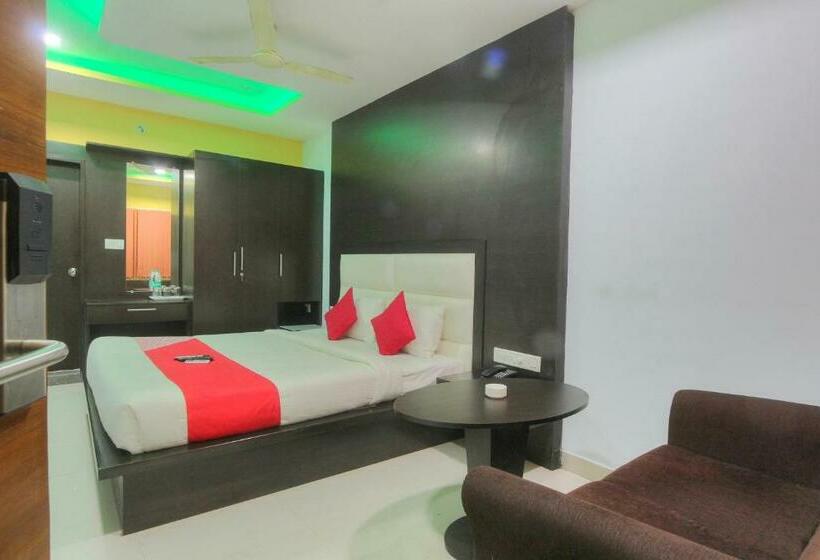 三人经典房间, Capital O 15965 Hotel Nandi Gateway