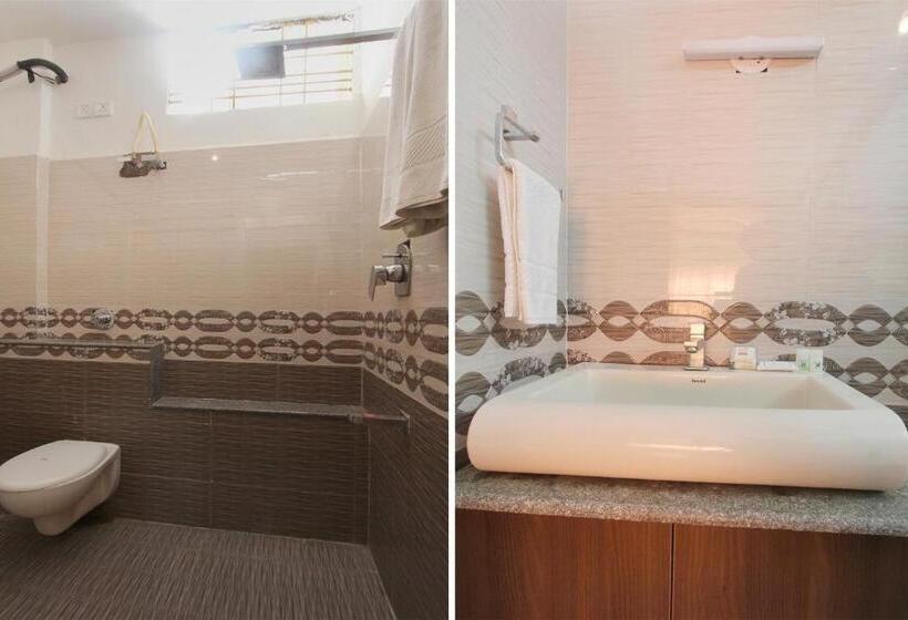 舒适三人间, Capital O 15965 Hotel Nandi Gateway