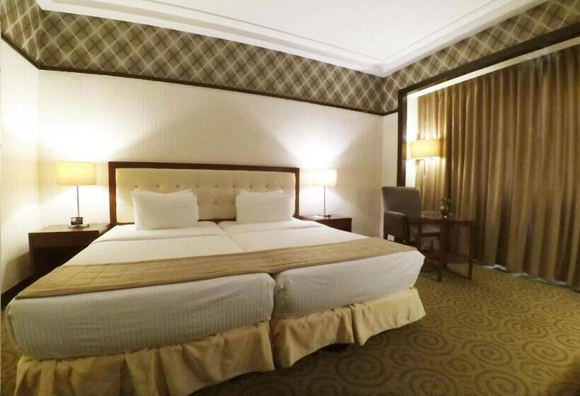 디럭스 룸, The Plaza Hotel Balanga City
