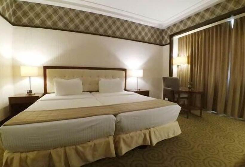 디럭스 룸, The Plaza Hotel Balanga City