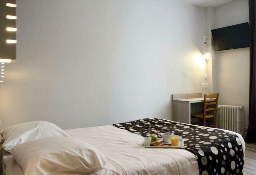 Классический Номер, Logis  Hotel & Restaurant De La Place