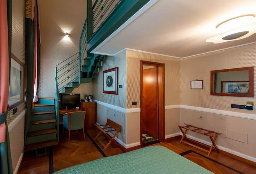 Полулюкс, Grand Hotel Ortigia