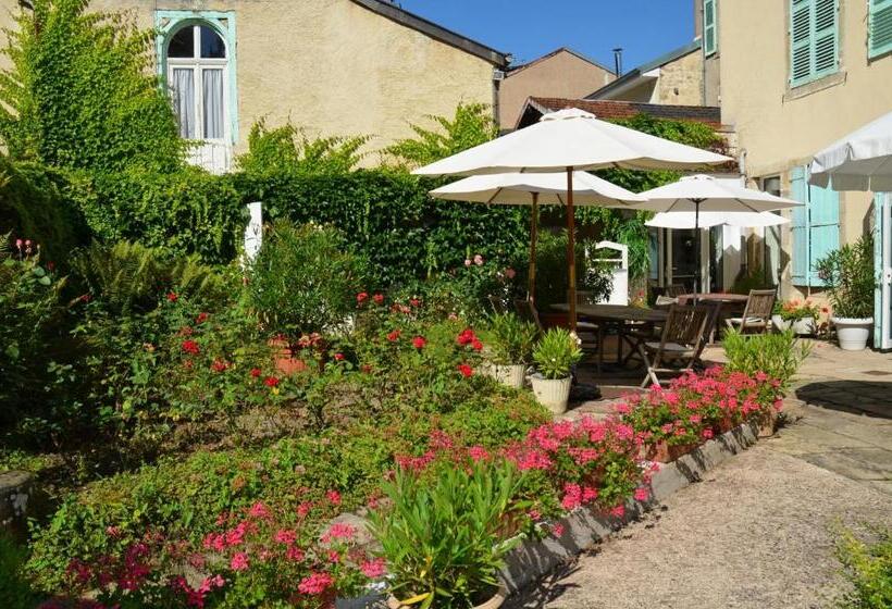 Номер Стандарт Вид на Сад, Hôtel Et Studios D Orfeuil