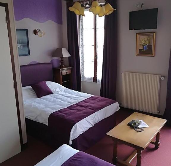 Номер Стандарт Трехместный, Hostellerie Saint Martin  Logis Hôtel Et Restaurant