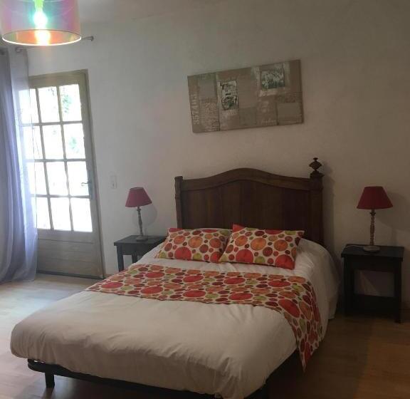 Номер Стандарт, Auberge De Rustréou