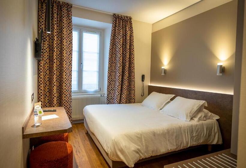Номер Комфорт, Logis Hôtel De La Tour