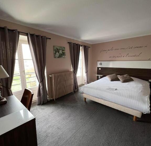 标准三人间, Logis Hôtel & Restaurant   Les Bords De Seine