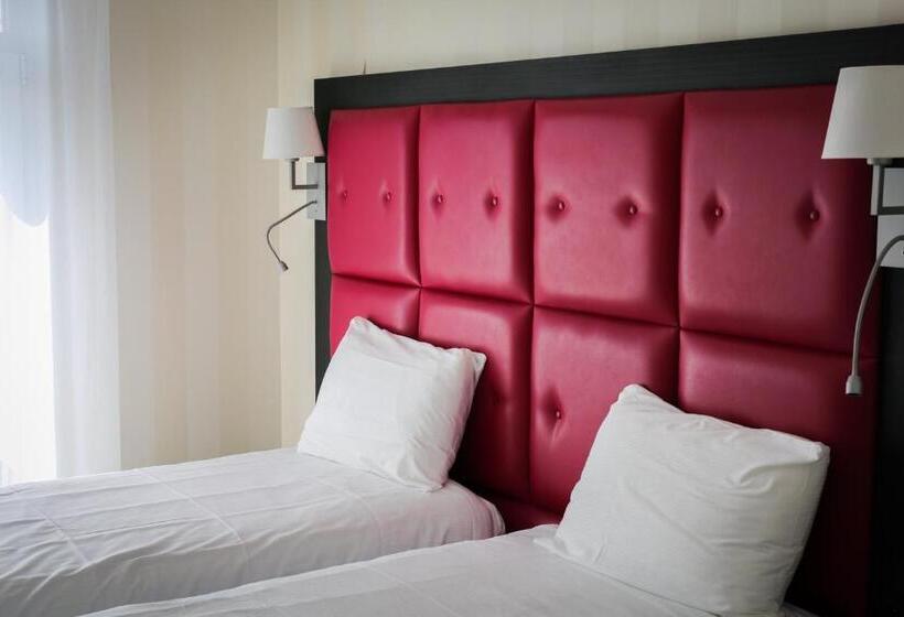 Семейный Номер, Logis Hôtel Saint Guirec Et De La Plage