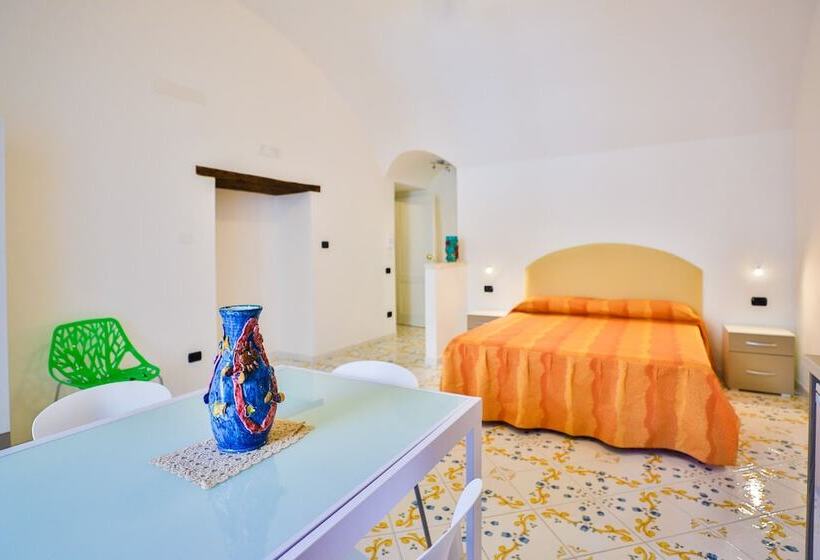 اتاق استاندارد, Della Monica Rooms