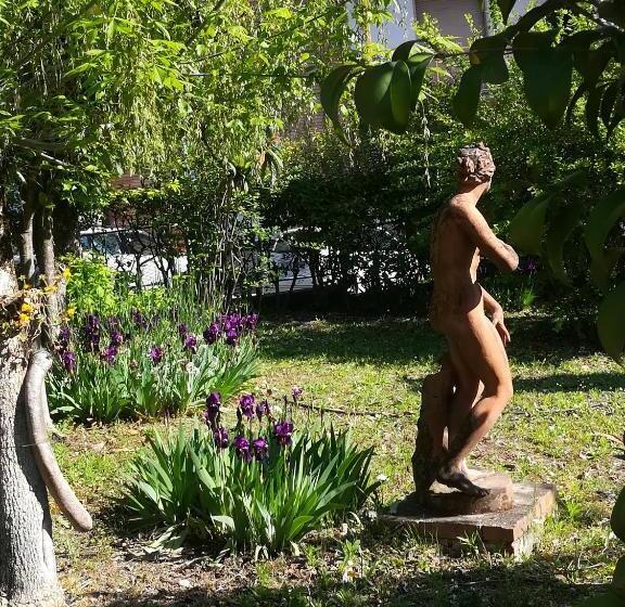 فيلا غرفة نوم واحدة, La Pineta