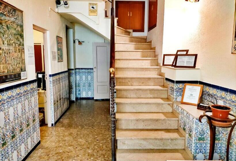 اتاق استاندارد با سرویس بهداشتی مشترک, Ab Pension Granada