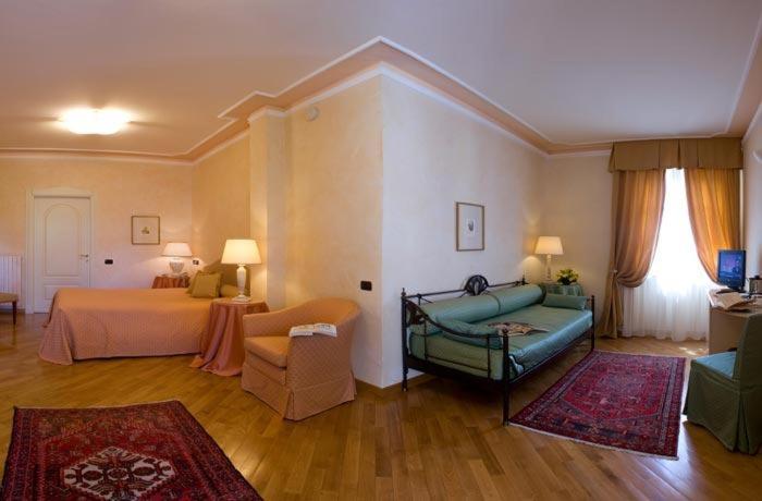 バルコニー付きジュニアスイート, Albergo Castiglione Langhe