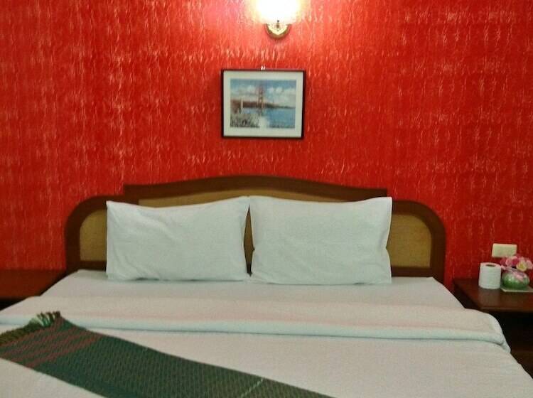디럭스 룸, Thepparat Lodge Krabi