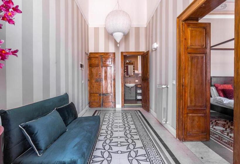 اتاق لوکس با بالکن, Vittorio S Luxury