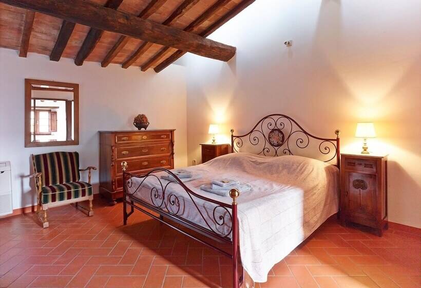 Вилла 3 Спальни, Agriturismo Podere Cortilla