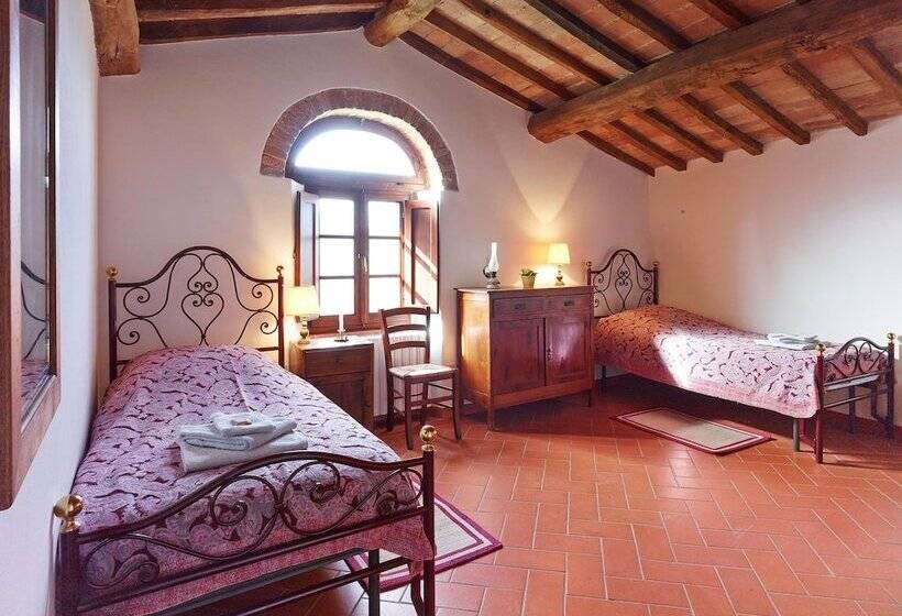 Вилла 3 Спальни, Agriturismo Podere Cortilla