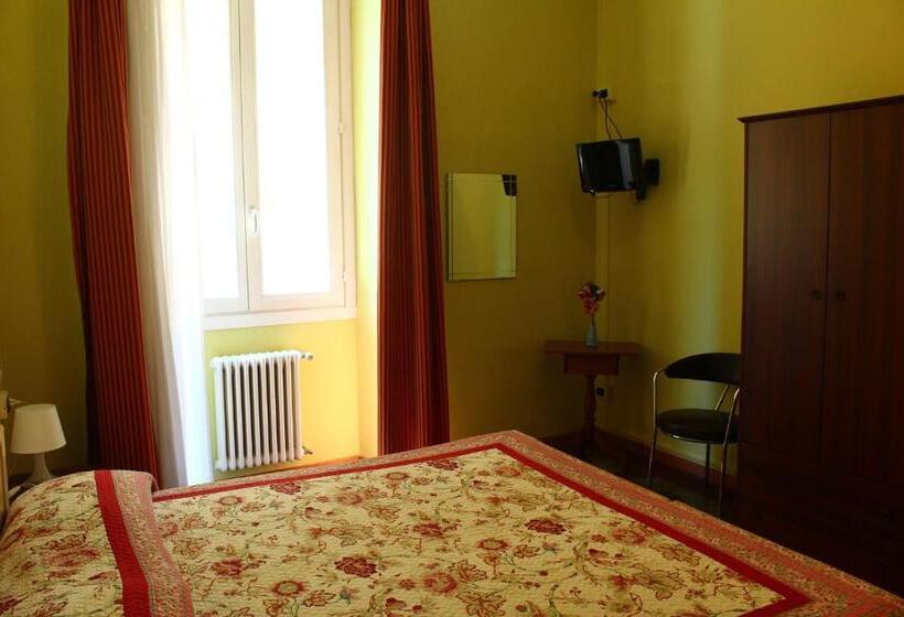 Номер Стандарт Совместная Ванная, Albergo Del Lago